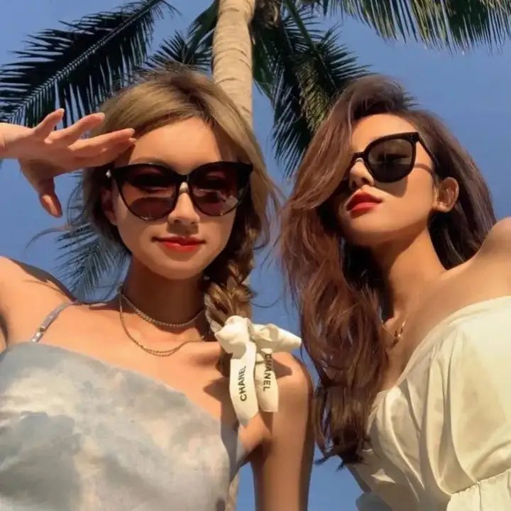 巨蛇闯女校